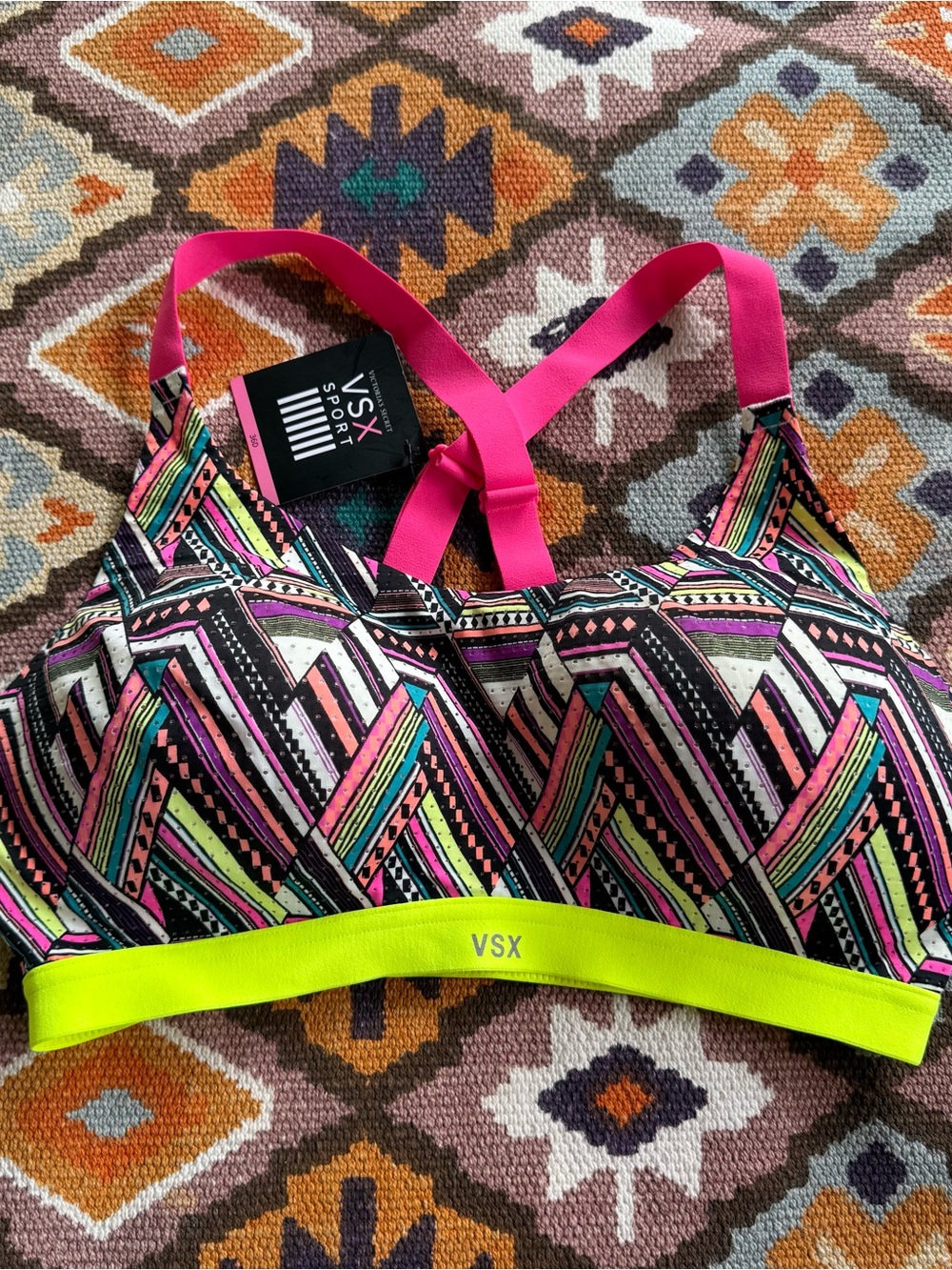 Victoria's Secret Lightweight Sport Bra Cross Back Medium Support Size 36D - New